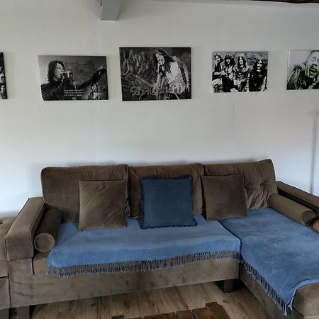 Ferienhaus -Am Alten Dorfplatz- Дрезден Екстериор снимка