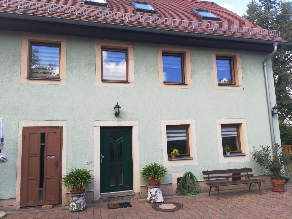 Ferienhaus -Am Alten Dorfplatz- Дрезден Екстериор снимка