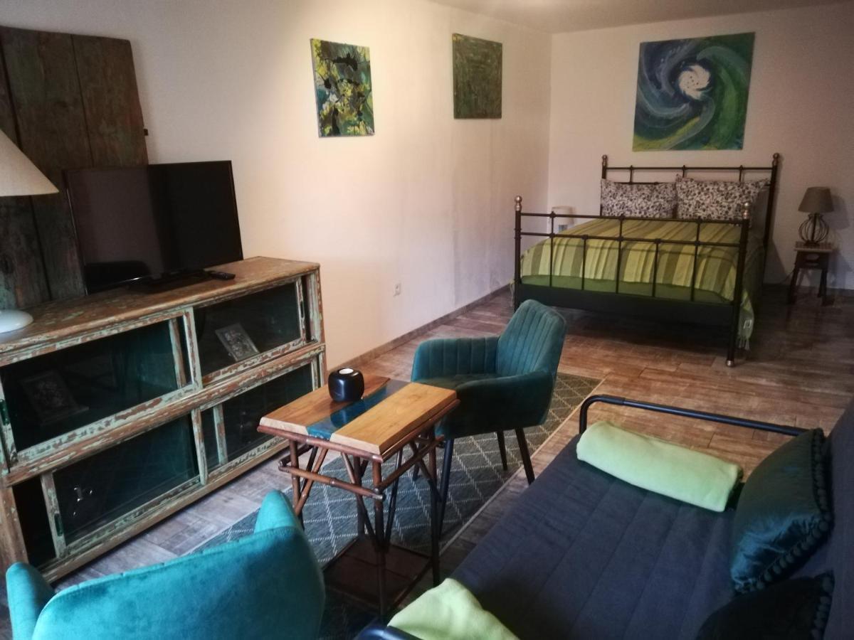 Ferienhaus -Am Alten Dorfplatz- Дрезден Екстериор снимка