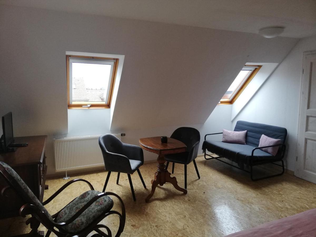 Ferienhaus -Am Alten Dorfplatz- Дрезден Екстериор снимка