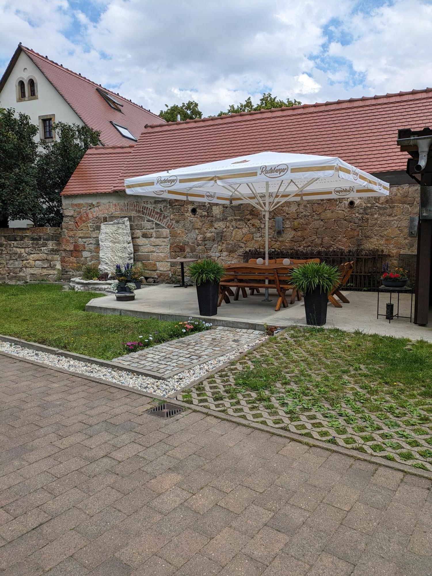Ferienhaus -Am Alten Dorfplatz- Дрезден Екстериор снимка